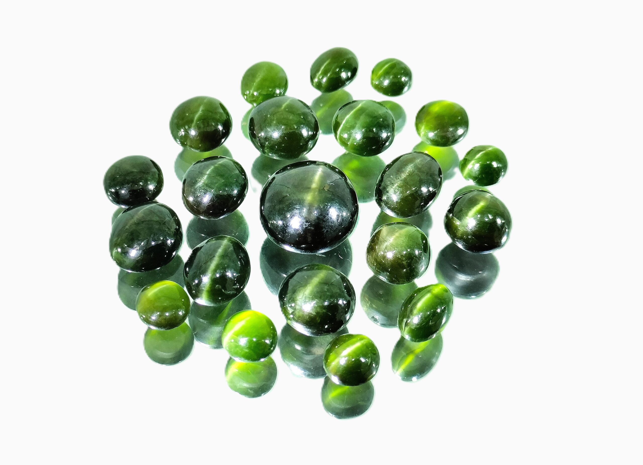 Chrome diopside cabochons